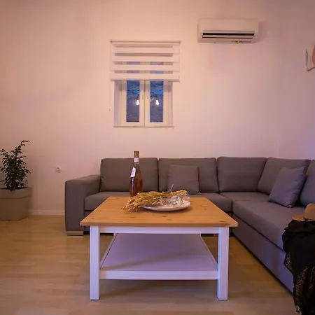 Whitehomes1 * Mykonos Town