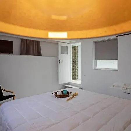 Whitehomes1 *